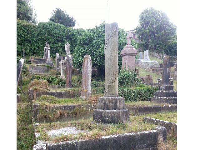 cemetery headstones devon |churchyard memorials devon | headstones | gravestone | totnes | south hams